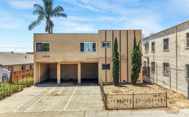 Pictures of Multifamily property located at 1069 N Oxford Ave, Los Angeles, CA 90029 for sales - image #1