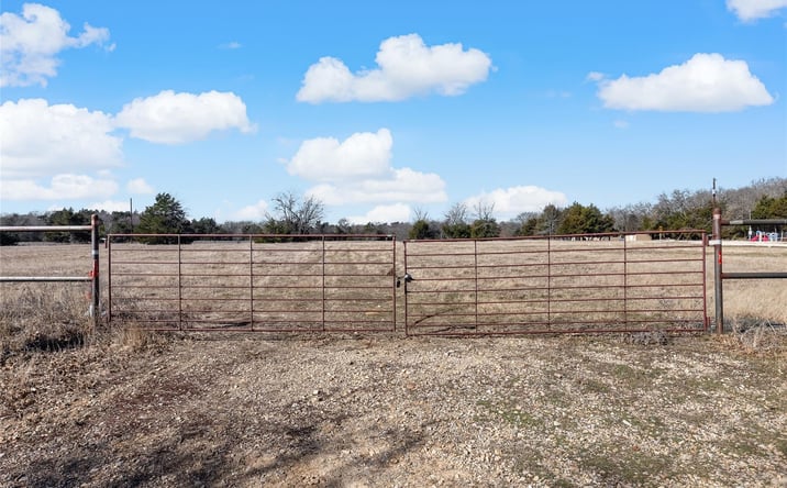 Pictures of Land property located at 37.3 ac CR 1130 Cumby, Greenville, TX 75402 for sales - image #1