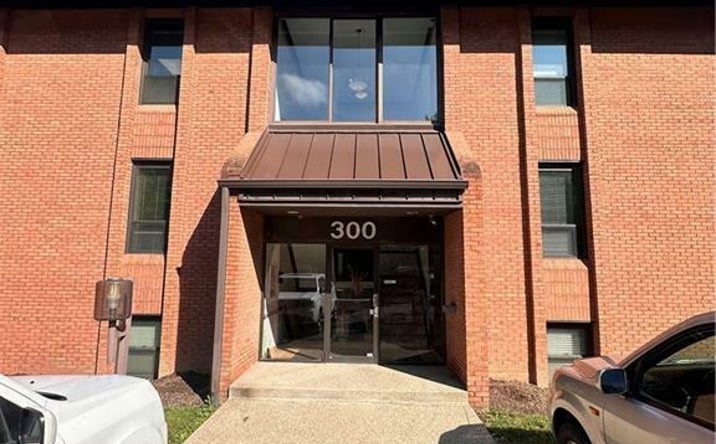 Pictures of Office property located at 300 McKnight Park Drive, Pittsburgh, PA 15237 for sales - image #1