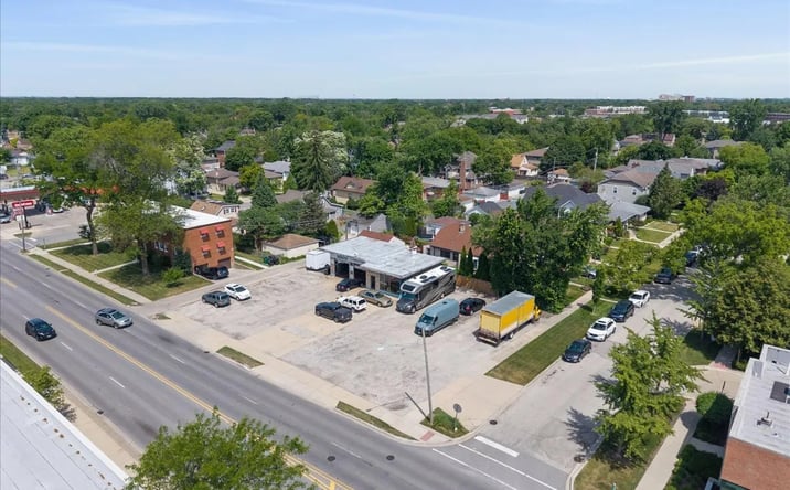 Pictures of Retail property located at 1030 W Touhy Ave, Park Ridge, IL 60068 for sales - image #1