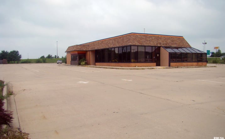 Pictures of Retail property located at 6001 S 6th Street Frontage Road, Springfield, IL 62703 for sales - image #1