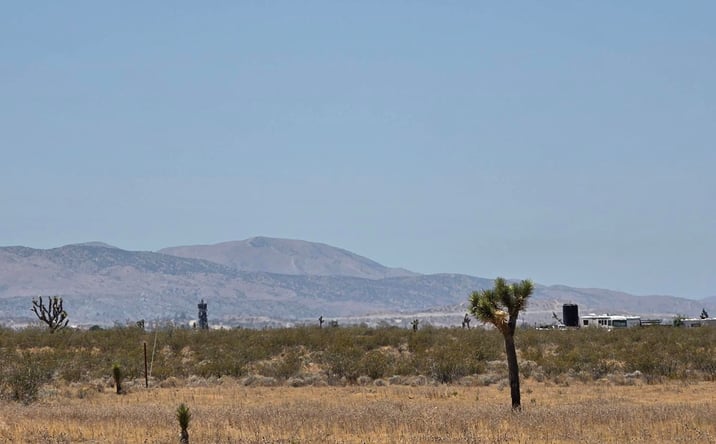 Pictures of Land property located at APN 3083-017-018 / 185TH ST E & AVENUE W6, LLANO, CA 93544 for sales - image #1