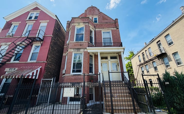 Pictures of Multifamily property located at 939 W 32nd Street, Chicago, IL 60608 for sales - image #1