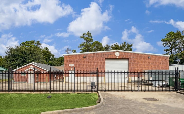 Pictures of Office, Industrial property located at 11126 Timber Crest Dr, Houston, TX 77065 for sales - image #1