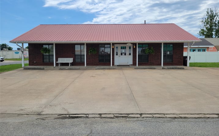 Pictures of Office property located at 300 S Main Street, Eufaula, OK 74432 for sales - image #1
