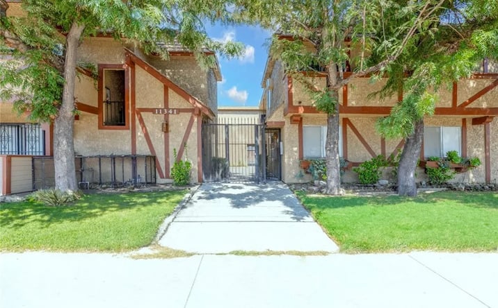 Pictures of Multifamily property located at 11341 Victory Boulevard, North Hollywood, CA 91606 for sales - image #1