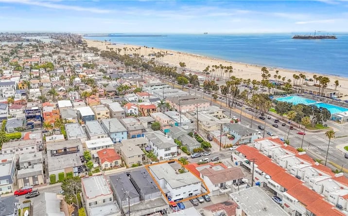 Pictures of Multifamily property located at 25 Bennett, Long Beach, CA 90803 for sales - image #1