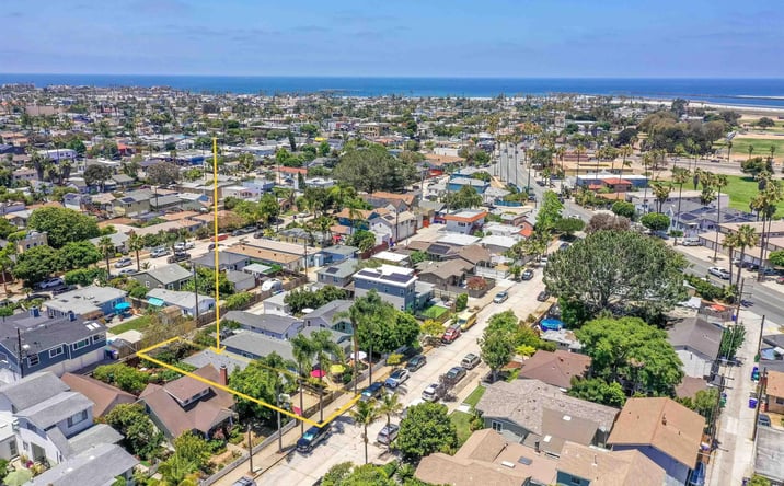 Pictures of Multifamily property located at 4637 Larkspur Street, San Diego, CA 92107 for sales - image #1