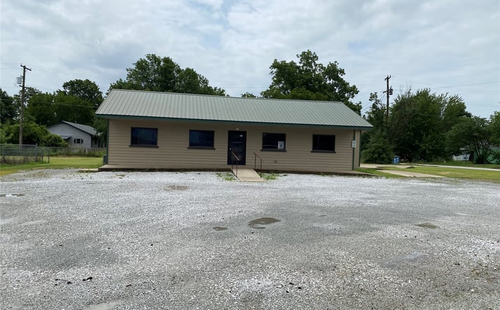 Pictures of Retail, Mixed Use, Office, Special Purpose property located at 301 E Conner Avenue, Fairland, OK 74343 for sales - image #1