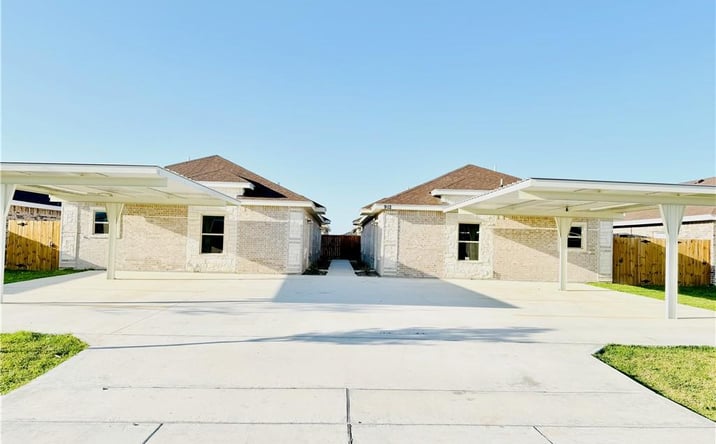 Pictures of Multifamily property located at 912 W Kohala Avenue, Alton, TX 78573 for sales - image #1
