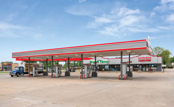Pictures of Retail property located at 303 North Blake, Wagoner, OK 74467 for sales - image #1