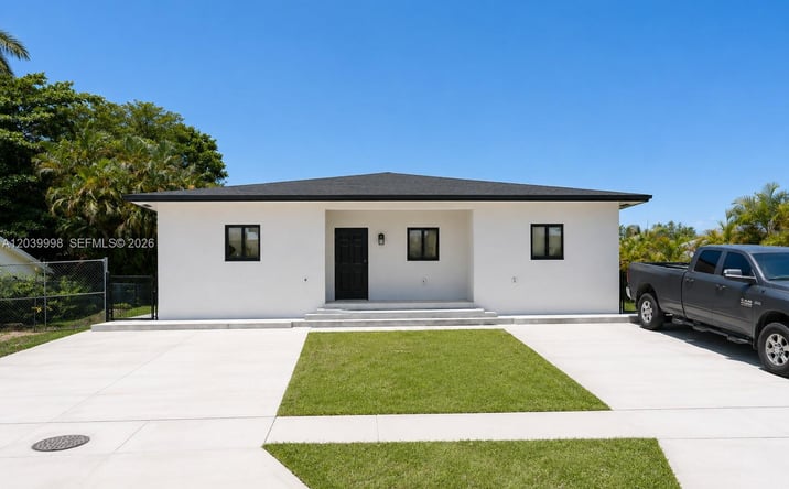 Pictures of Multifamily property located at 13720 NE 2nd Ct, North Miami, FL 33161 for sales - image #1