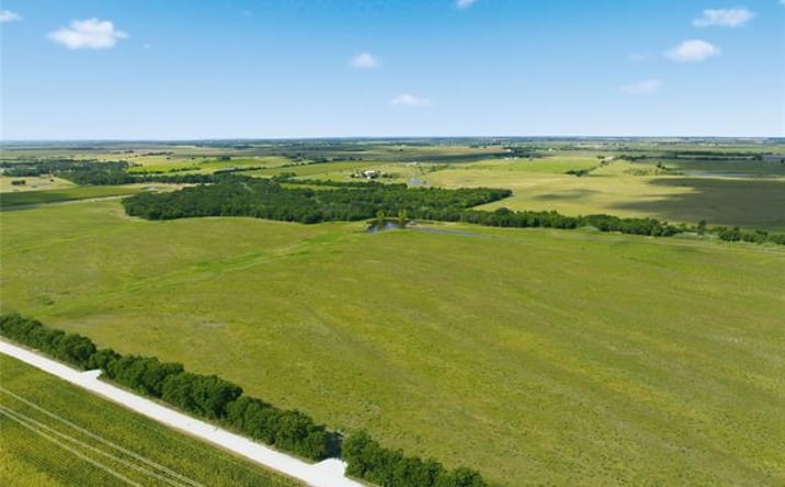 Pictures of Land property located at Tract 5 HCR 3204, Abbott, TX 76621 for sales - image #1