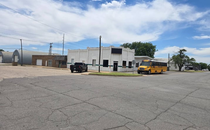 Pictures of Retail, Office property located at 201 West Rainey Avenue, Weatherford, OK 73096 for sales - image #1
