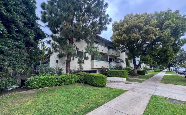 Pictures of Multifamily property located at 2627 S SEPULVEDA BLVD, LOS ANGELES, CA 90064 for sales - image #1