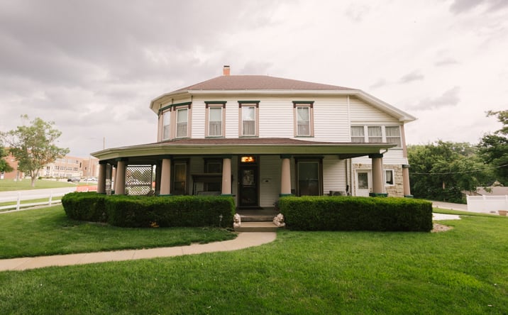 Pictures of Hospitality property located at 710 8th Street, Wamego, KS 66547 for sales - image #1