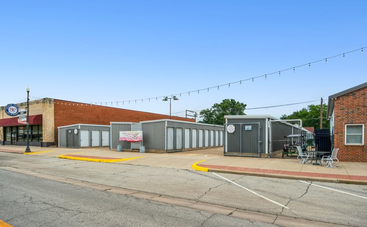 Pictures of Self Storage property located at 308 W. Grand Ave, Ponca City, OK 74601, 309 W. Grand Ave, Ponca City, OK 74601 for sales - image #1