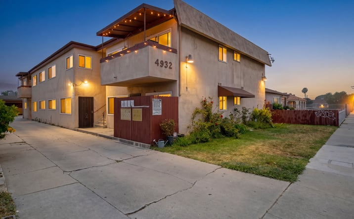 Pictures of Multifamily property located at 4932 Lennox Blvd, Inglewood, CA 90304 for sales - image #1