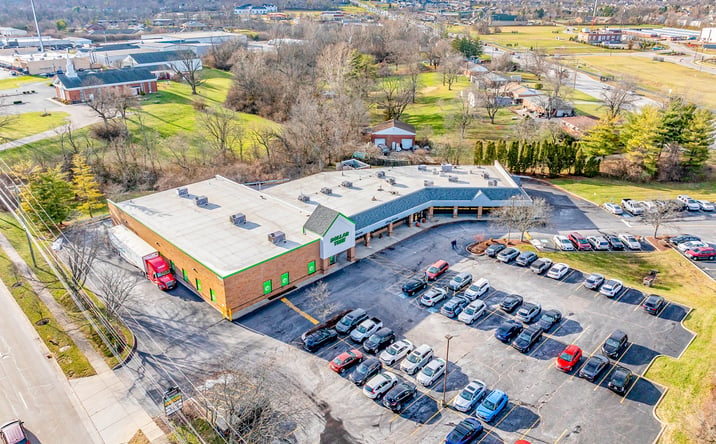 Pictures of Retail property located at 717 READING RD, MASON, OH 45040-1340 for sales - image #1