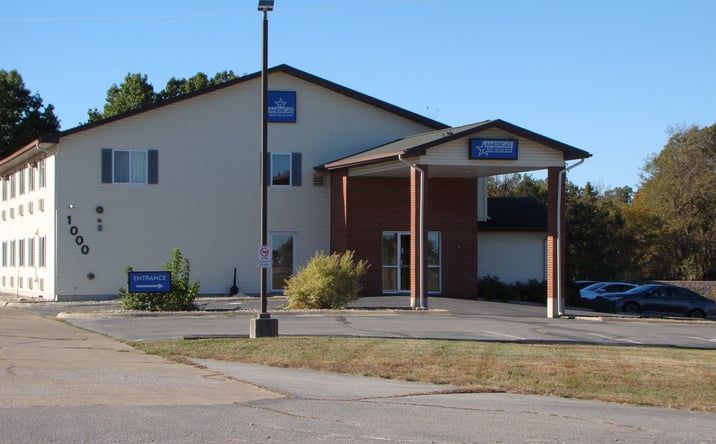 Pictures of Hospitality property located at 1000 E CLINTON AVE, SEYMOUR, MO 65746 for sales - image #1