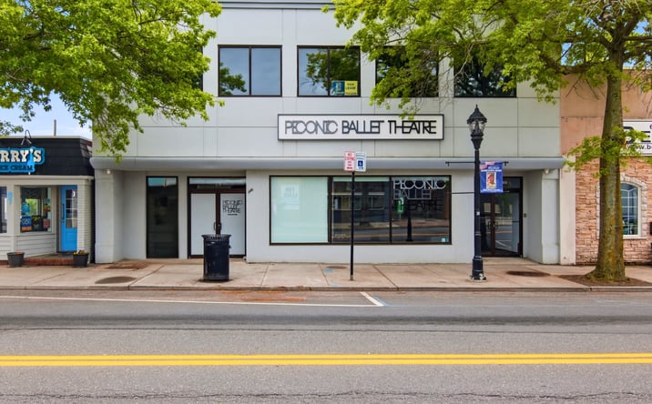 Pictures of Retail, Office property located at 71 E MAIN ST, RIVERHEAD, NY 11901-2422 for sales - image #1