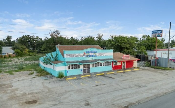 Pictures of Retail property located at 7222 New Laredo Highway, San Antonio, TX 78211 for sales - image #1