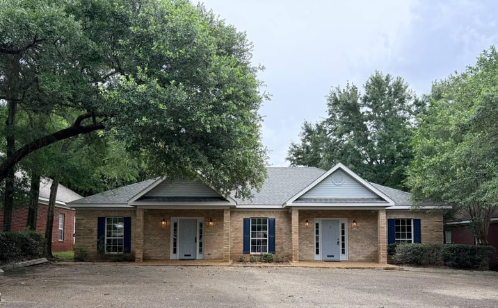 Pictures of Office property located at 6313 Piccadilly Square Drive, Mobile, AL 36609 for sales - image #1