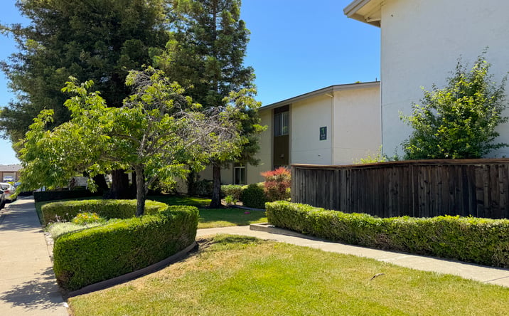 Pictures of Multifamily property located at 1400 HUMPHREY DR, SUISUN CITY, CA 94585 for sales - image #1