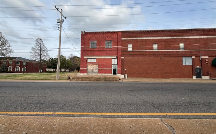 Pictures of Industrial, Mixed Use, Office, Retail property located at 422 N Main Street, Muskogee, OK 74401 for sales - image #1