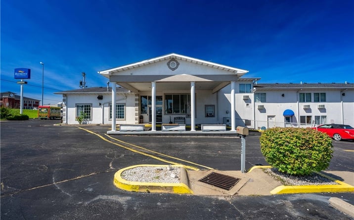 Pictures of Business for Sale, Hospitality property located at 5885 Osage Beach Parkway, Osage Beach, MO 65065 for sales - image #1