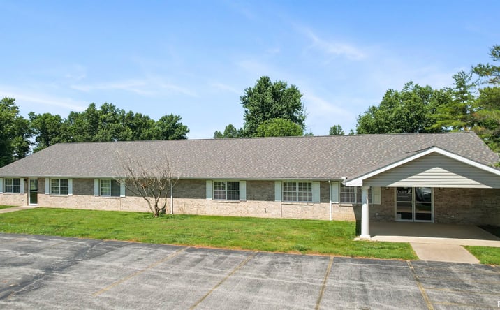Pictures of Office property located at 1002 N Pentecost Drive, Marion, IL 62959 for sales - image #1