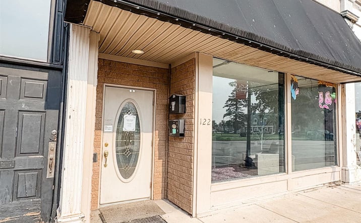 Pictures of Office, Retail property located at 122 N 5TH Street, Quincy, IL 62301 for sales - image #1
