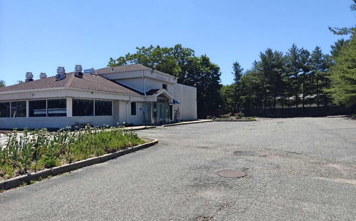Pictures of Retail property located at 2074 Jericho Turnpike, East Northport, NY 11731 for sales - image #1
