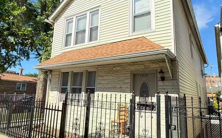 Pictures of Multifamily property located at 3824 S Sacramento Avenue, Chicago, IL 60632 for sales - image #1
