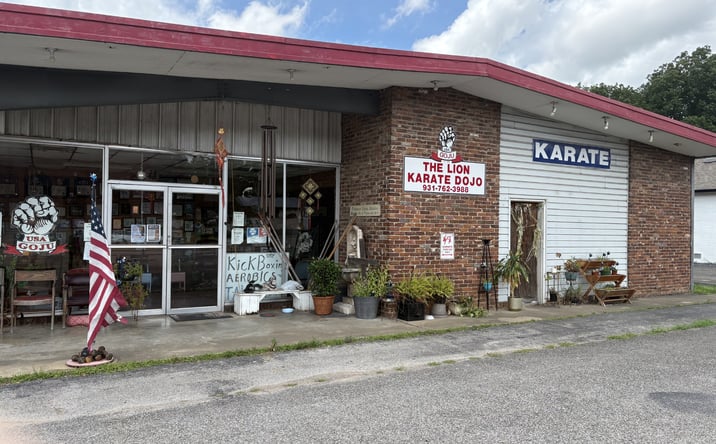 Pictures of Mixed Use property located at 301 N Locust Ave, Lawrenceburg, TN 38464 for sales - image #1
