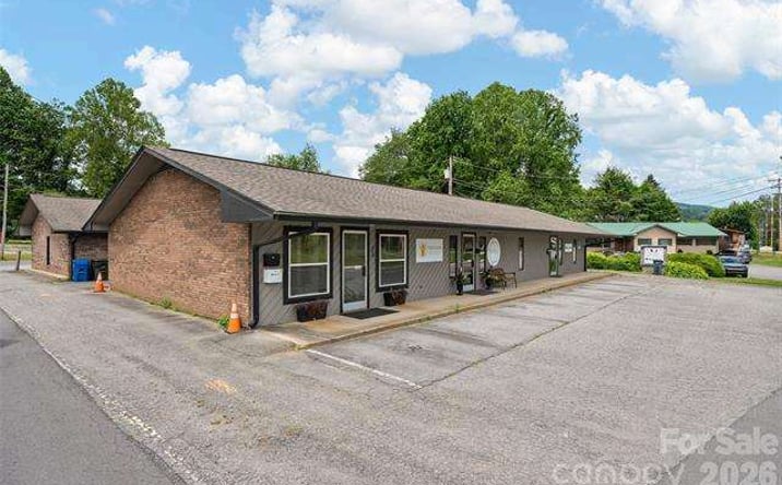 Pictures of Retail, Office property located at 34 Maple Street, Waynesville, NC 28786 for sales - image #1