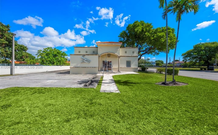 Pictures of Office, Retail property located at 4201 SW 11th St, Miami, FL 33134 for sales - image #1