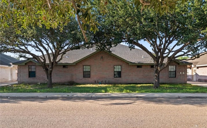 Pictures of Multifamily property located at 1417 Prosperity Drive, Edinburg, TX 78541 for sales - image #1