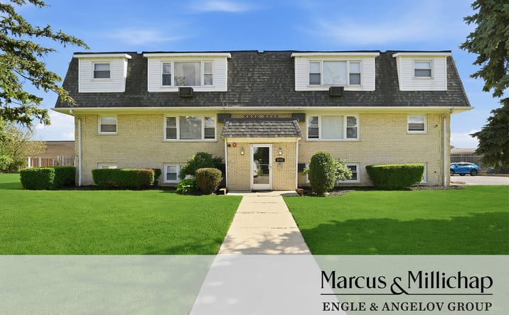 Pictures of Multifamily property located at 9709 West Lorraine Drive, Countryside, IL 60525 for sales - image #1