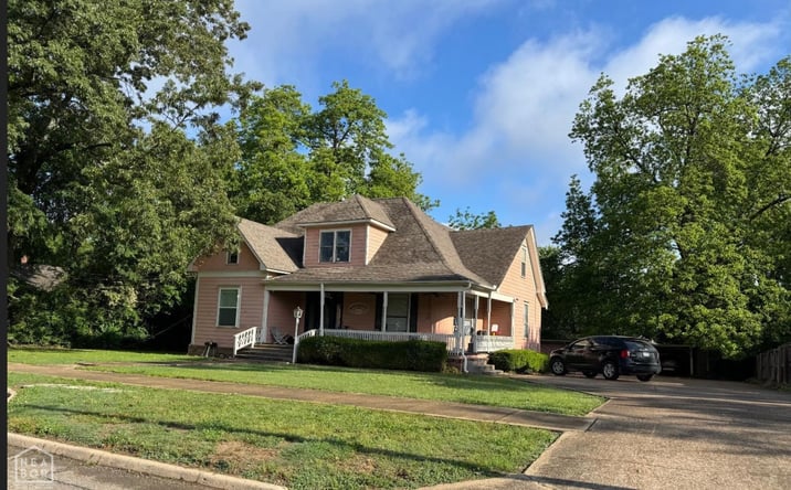 Pictures of Multifamily property located at 622 West Oak Avenue, Jonesboro, AR 72401 for sales - image #1