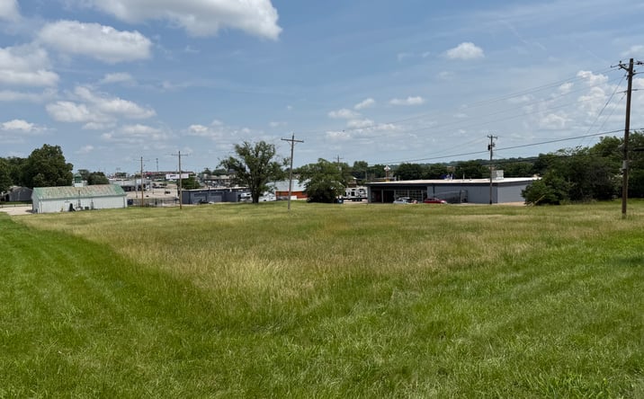 Pictures of Office, Retail, Land property located at 3605 SW BLVD, TOPEKA, KS 66611 for sales - image #1