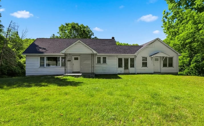 Pictures of Multifamily property located at 7102 Route 209, Stroudsburg, PA 18360 for sales - image #1
