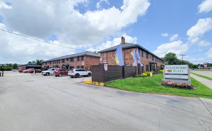 Pictures of Multifamily property located at 3002 Strawberry Road, Pasadena, TX 77502 for sales - image #1