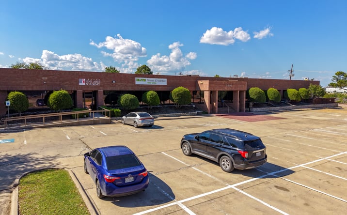 Pictures of Office property located at 3007 N Skyway Circle, Irving, TX 75038 for sales - image #1