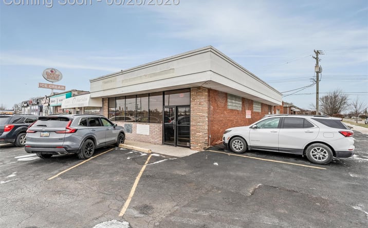 Pictures of Retail property located at 18703 E 10 Mile Road, Roseville, MI 48066 for sales - image #1