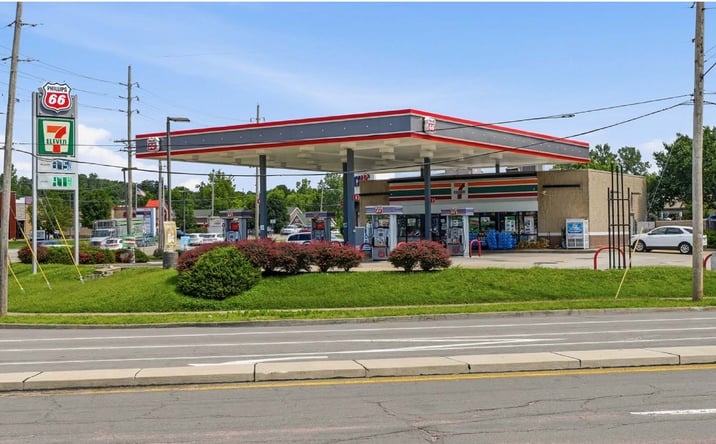 Pictures of Retail property located at 13515 Big Bend Road, Valley Park, MO 63122 for sales - image #1