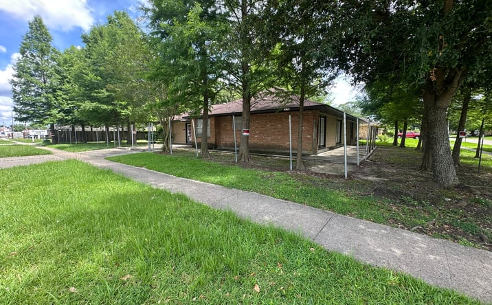 Pictures of Retail, Office property located at 12750 COURSEY BLVD, BATON ROUGE, LA 70816-4557 for sales - image #1