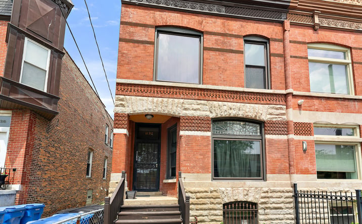 Pictures of Multifamily property located at 1132 E 44th Street, Chicago, IL 60653 for sales - image #1