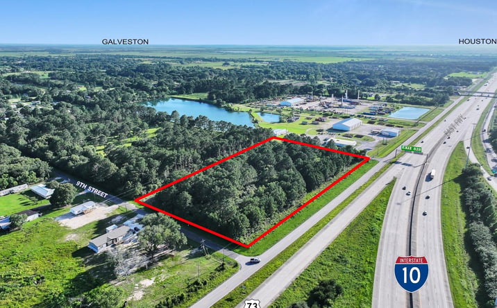 Pictures of Land property located at 000 Hwy 73 & 9th St., Winnie, TX 77665 for sales - image #1
