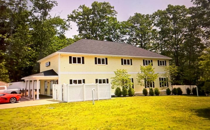 Pictures of Retail, Office property located at 6 Mohawk Dr, Londonderry, NH 03053 for sales - image #1